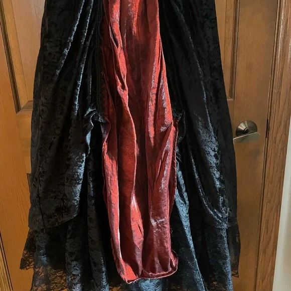 inCharacter Black & Red Lace-Up Gothic Vampire Dress Small - Picture 5 of 16
